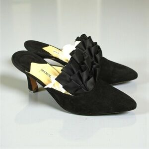 Manolo Blahnik Black Ruffled Satin Bow Shoes Mules Rare Sz 37.5 Kitten Heel